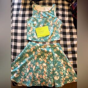 Size M decree two piece top and skirt set